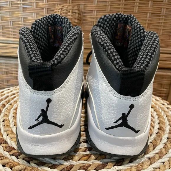 2005 retro 10 Jordan’s - Picture 2 of 8